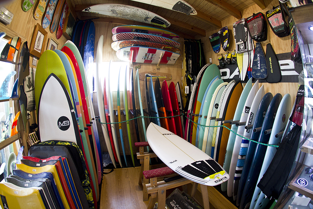 Homies Surf & Skate Shop - Zona Venta y muestra de tablas de surf/skate